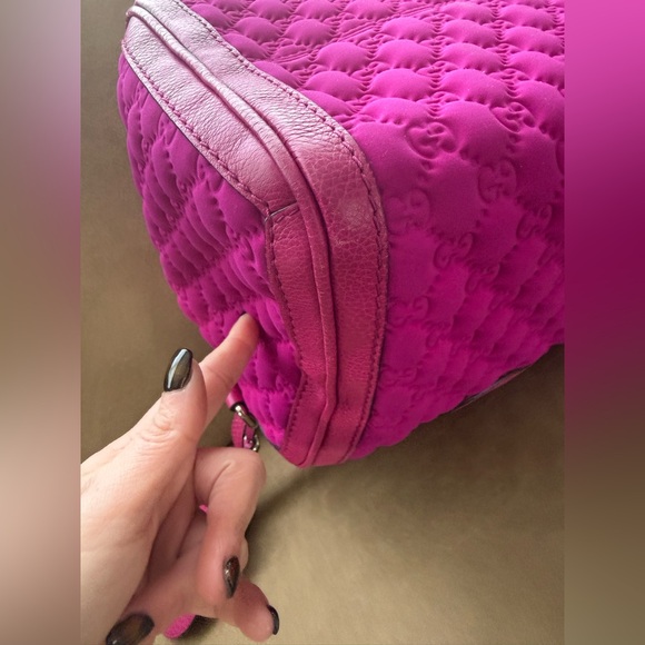 Gucci Fuchsia GG Embossed Neoprene Techno Tag Medium Boston Bag - Picture 9 of 15